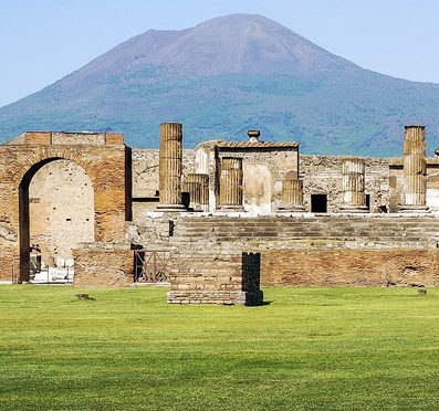 Pompeii and Vesuvius excursion with lunch