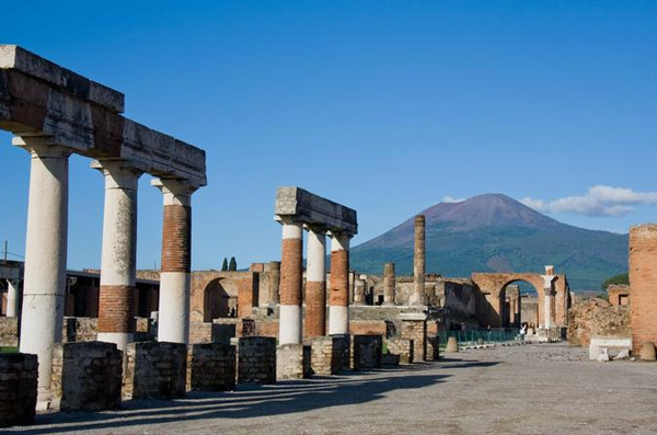 Tours to Pompeii Vesuvius and Herculaneum