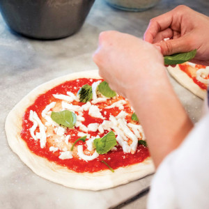 Make Authentic Neapolitan Pizza